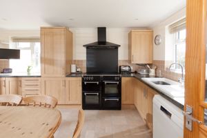 Kitchen (1)- click for photo gallery